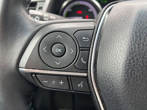 Used 2018 Toyota Camry XLE FWD image 13