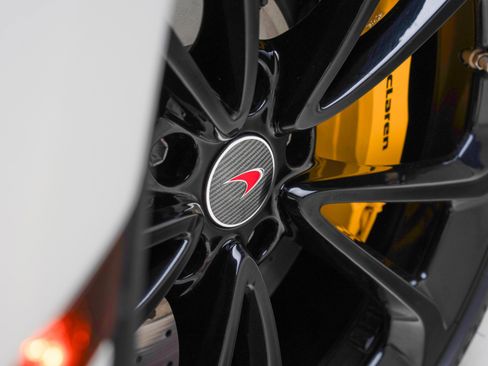 Used 2017 McLaren 570S RWD image 30
