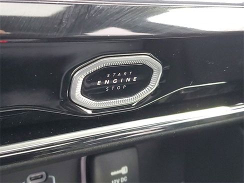 New 2026 Jeep Grand Cherokee Altitude AWD/4WD image 24