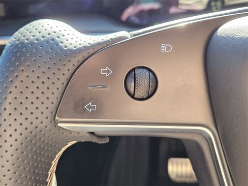 Used 2022 Tesla Model X image 20