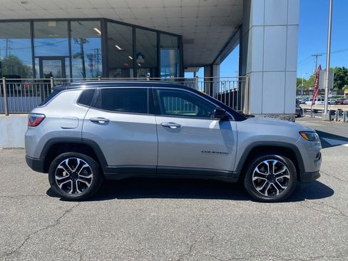Used 2024 Jeep Compass Limited AWD/4WD image 2