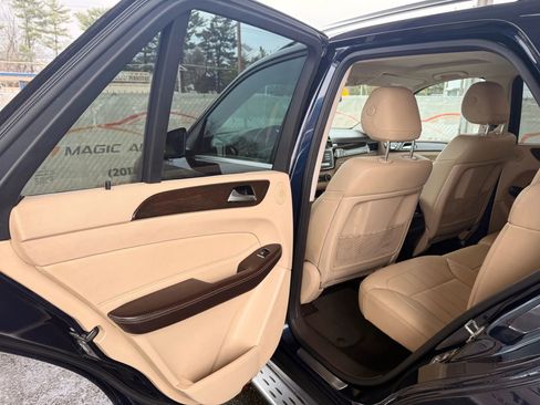 Used 2016 Mercedes-Benz GLE 350 4MATIC w/ Premium Package image 17