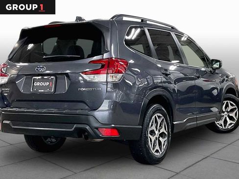 Used 2021 Subaru Forester Premium AWD/4WD image 13