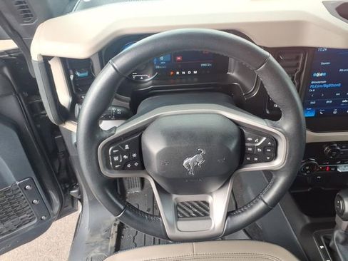 Certified 2023 Ford Bronco Wildtrak image 19