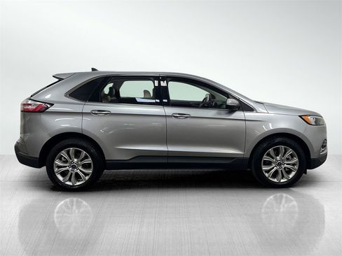 Used 2022 Ford Edge Titanium image 4