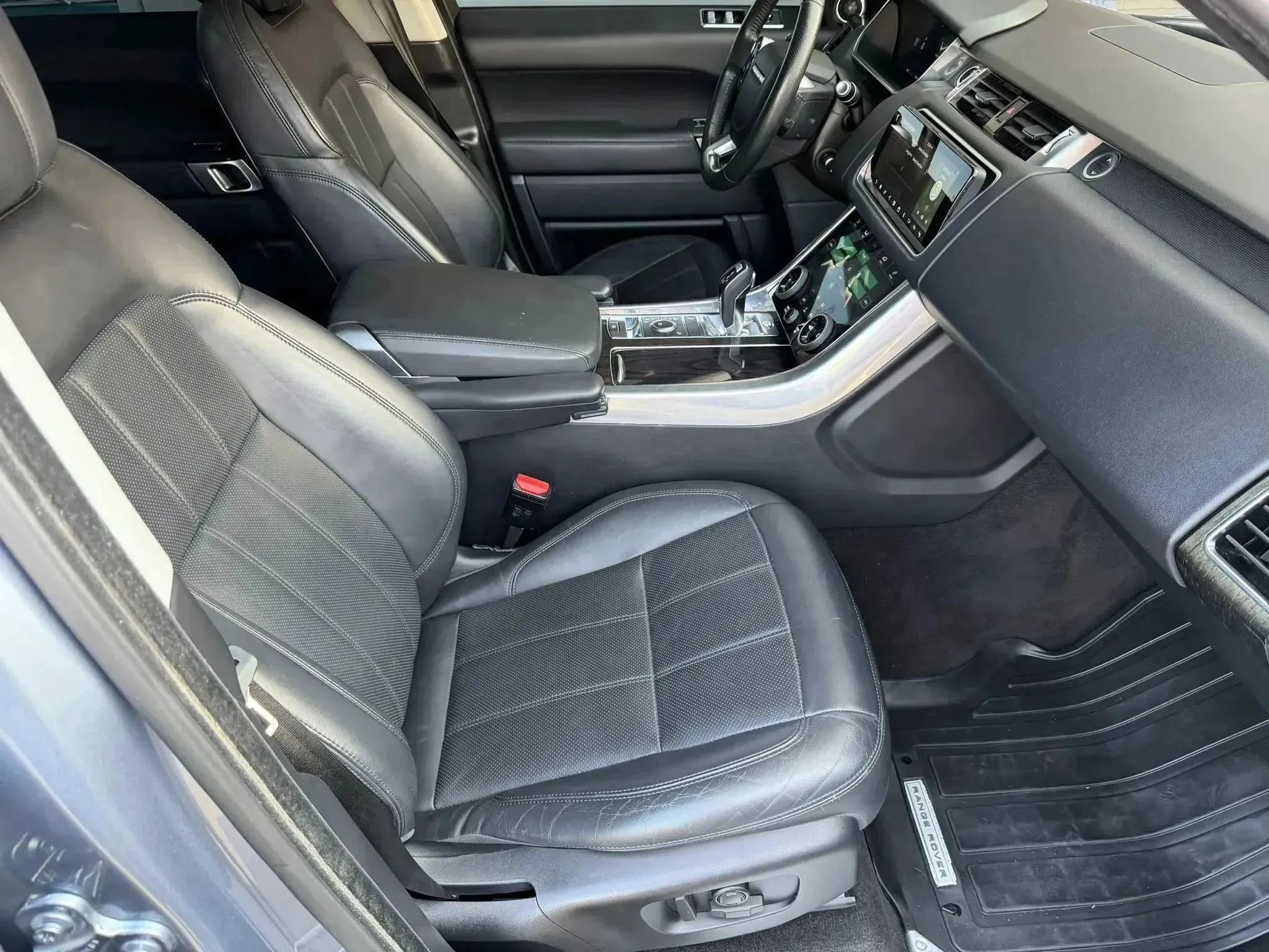 Used 2019 Land Rover Range Rover Sport HSE AWD/4WD image 16