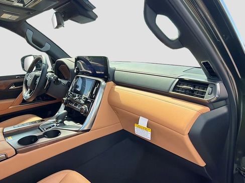 New 2026 Lexus LX 700h Luxury image 13