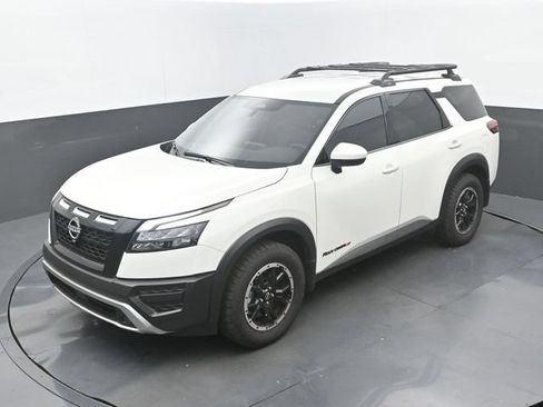 Used 2025 Nissan Pathfinder Rock Creek AWD/4WD image 16