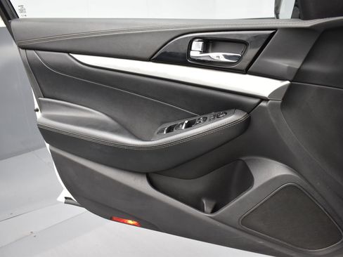 Used 2020 Nissan Maxima 3.5 SV w/ Floor Mat Group FWD image 8