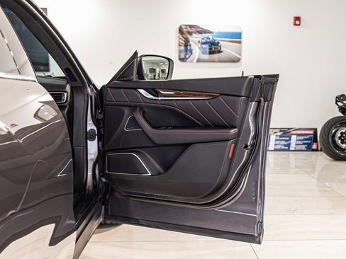 Used 2019 Maserati Levante S GranSport image 43