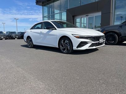 New 2025 Hyundai Elantra SEL