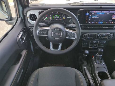 Used 2024 Jeep Wrangler Unlimited Sahara AWD/4WD image 16