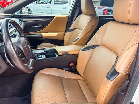 Used 2019 Lexus ES 350 w/ Premium Package FWD image 16