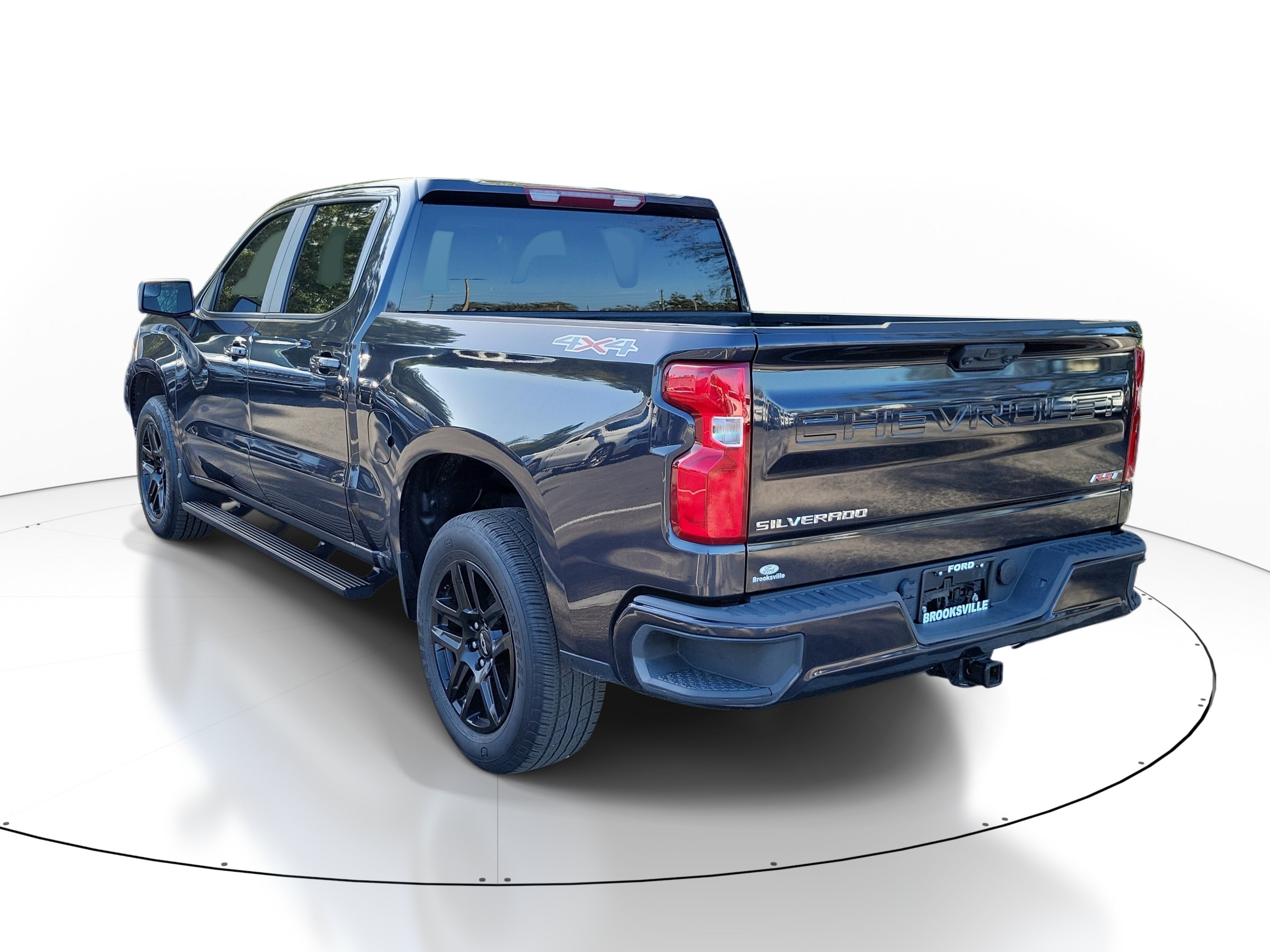 Used 2024 Chevrolet Silverado 1500 RST AWD/4WD image 4