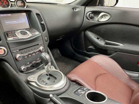 Used 2017 Nissan 370Z Touring Sport RWD image 28