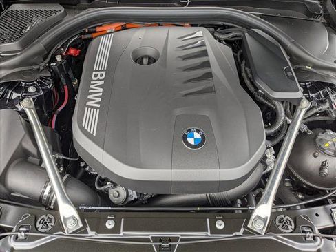 New 2026 BMW 550e xDrive 550e xDrive w/ Premium Package image 18