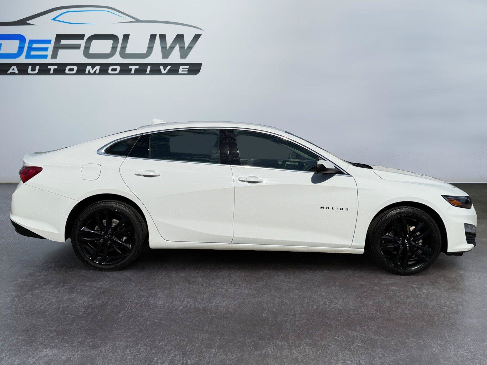 Used 2024 Chevrolet Malibu LT w/ Sport Edition FWD image 2