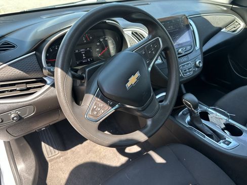 Used 2024 Chevrolet Malibu LT FWD image 19