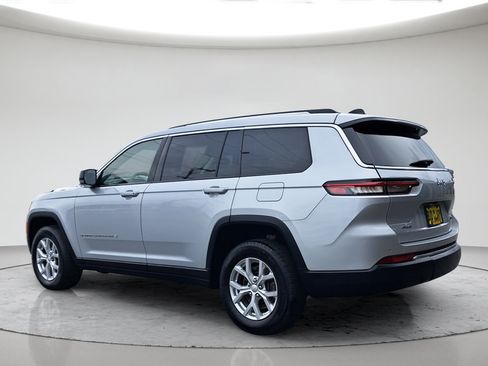 Used 2023 Jeep Grand Cherokee L Limited AWD/4WD image 10