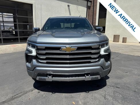 Used 2025 Chevrolet Silverado 1500 High Country w/ Technology Package AWD/4WD image 2