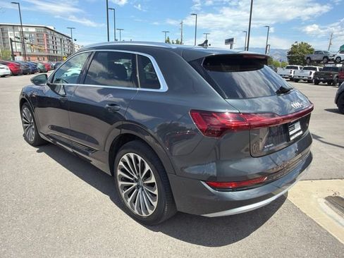 Used 2019 Audi e-tron Prestige w/ Prestige Package AWD/4WD image 5