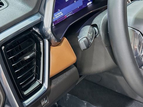 Used 2024 GMC Canyon AT4 w/ Technology Package AWD/4WD image 10