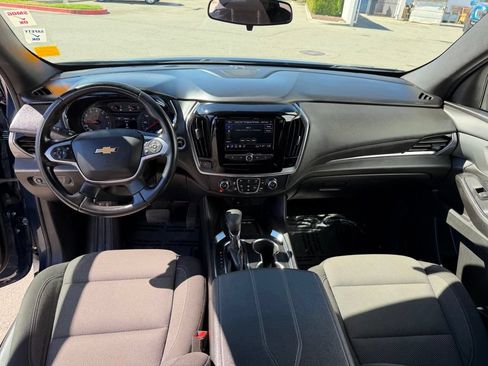 Used 2023 Chevrolet Traverse LT FWD image 16