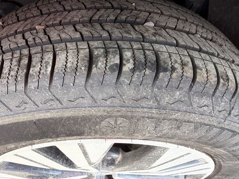 Certified 2023 Nissan Rogue SV image 33