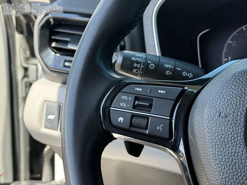 Used 2025 Honda Pilot EX-L image 17