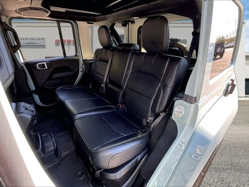 Used 2023 Jeep Wrangler Unlimited Sahara w/ Cold Weather Group AWD/4WD image 23