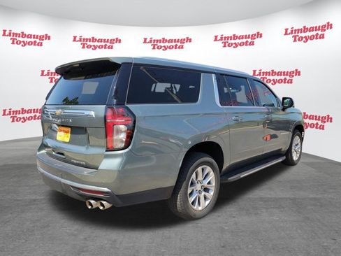 Used 2023 Chevrolet Suburban Premier RWD image 27