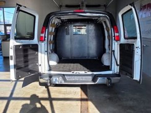 Used 2021 Chevrolet Express 2500 w/ Driver Convenience Package image 5