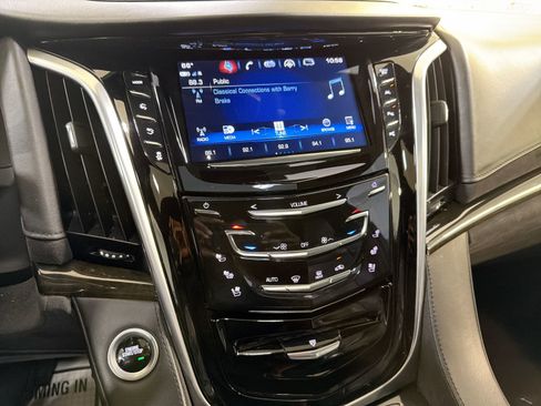 Used 2020 Cadillac Escalade ESV Platinum image 17