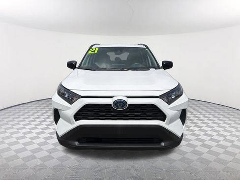 Used 2021 Toyota RAV4 LE AWD/4WD image 2