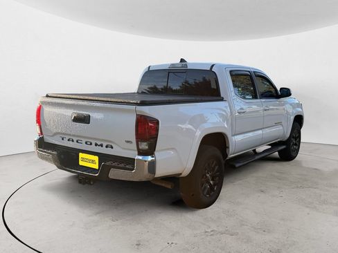 Used 2022 Toyota Tacoma SR5 RWD image 5