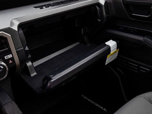 Used 2025 Toyota Tacoma SR5 image 19