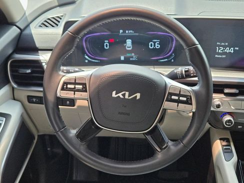 Used 2025 Kia Telluride S FWD image 22