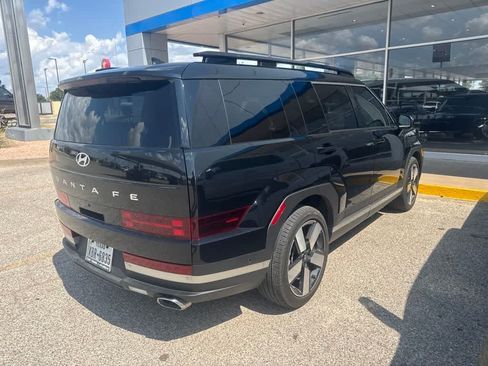 Used 2025 Hyundai Santa Fe Limited FWD image 6