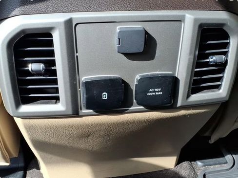 Used 2020 Ford F150 Lariat image 19