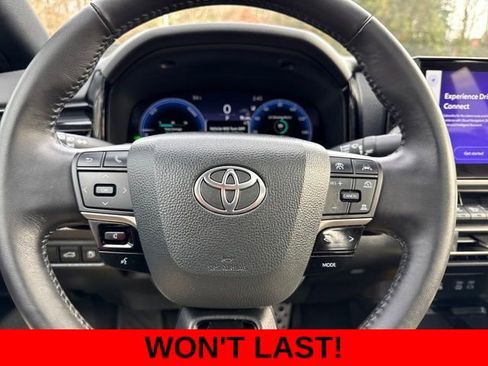 Used 2025 Toyota Camry XSE image 16