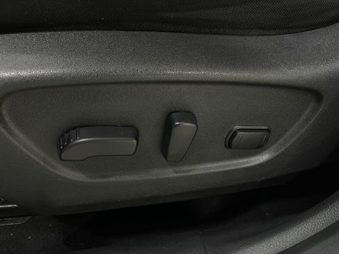 Used 2017 Nissan Rogue SV AWD/4WD image 15