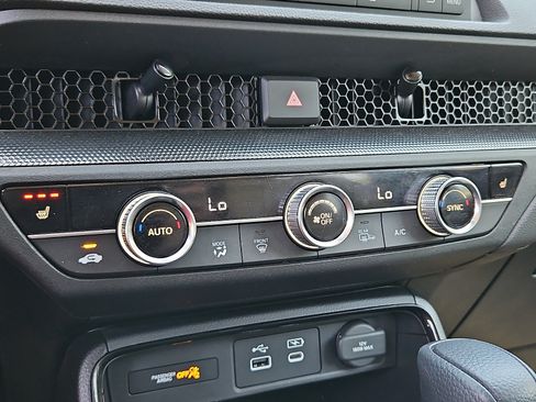 Certified 2024 Honda CR-V EX image 17