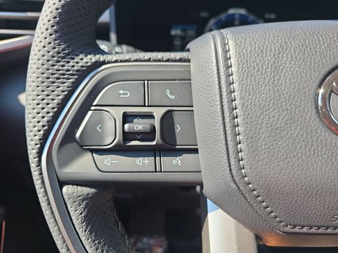 New 2026 Toyota Tundra Limited AWD/4WD image 16