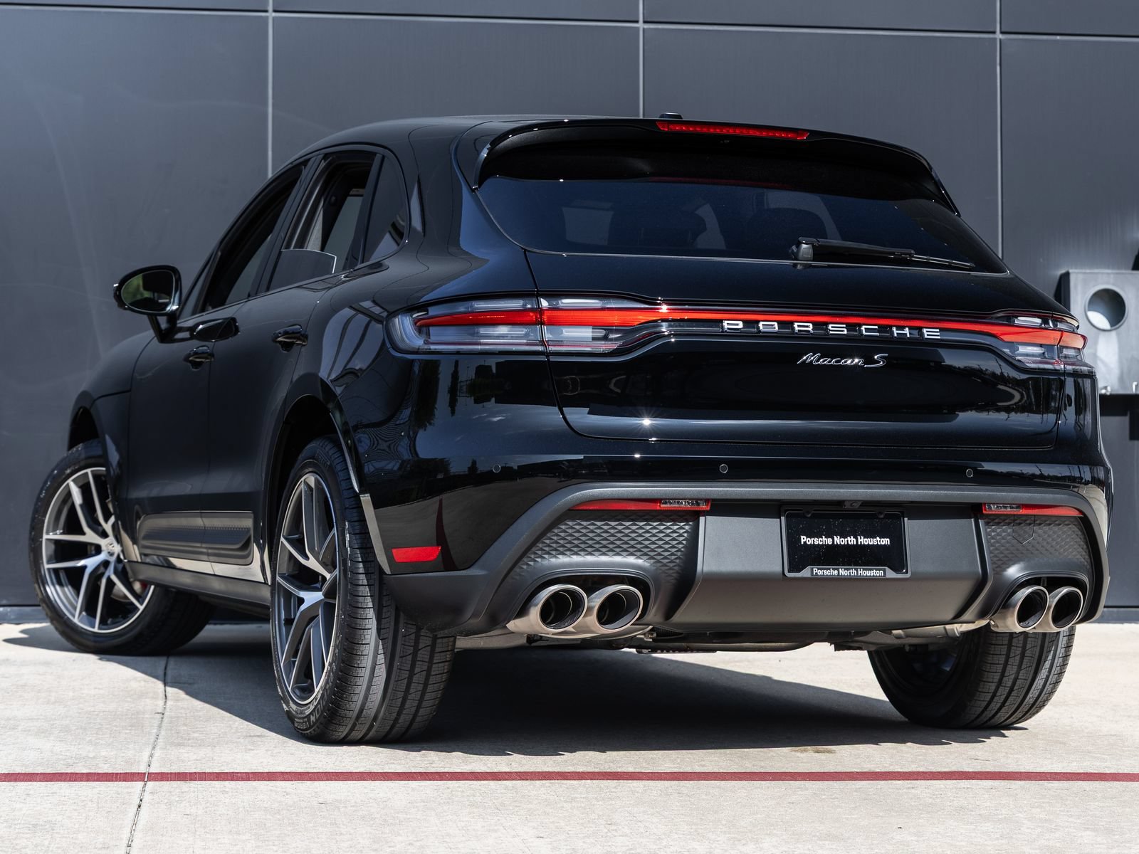 Certified 2026 Porsche Macan S AWD/4WD image 3