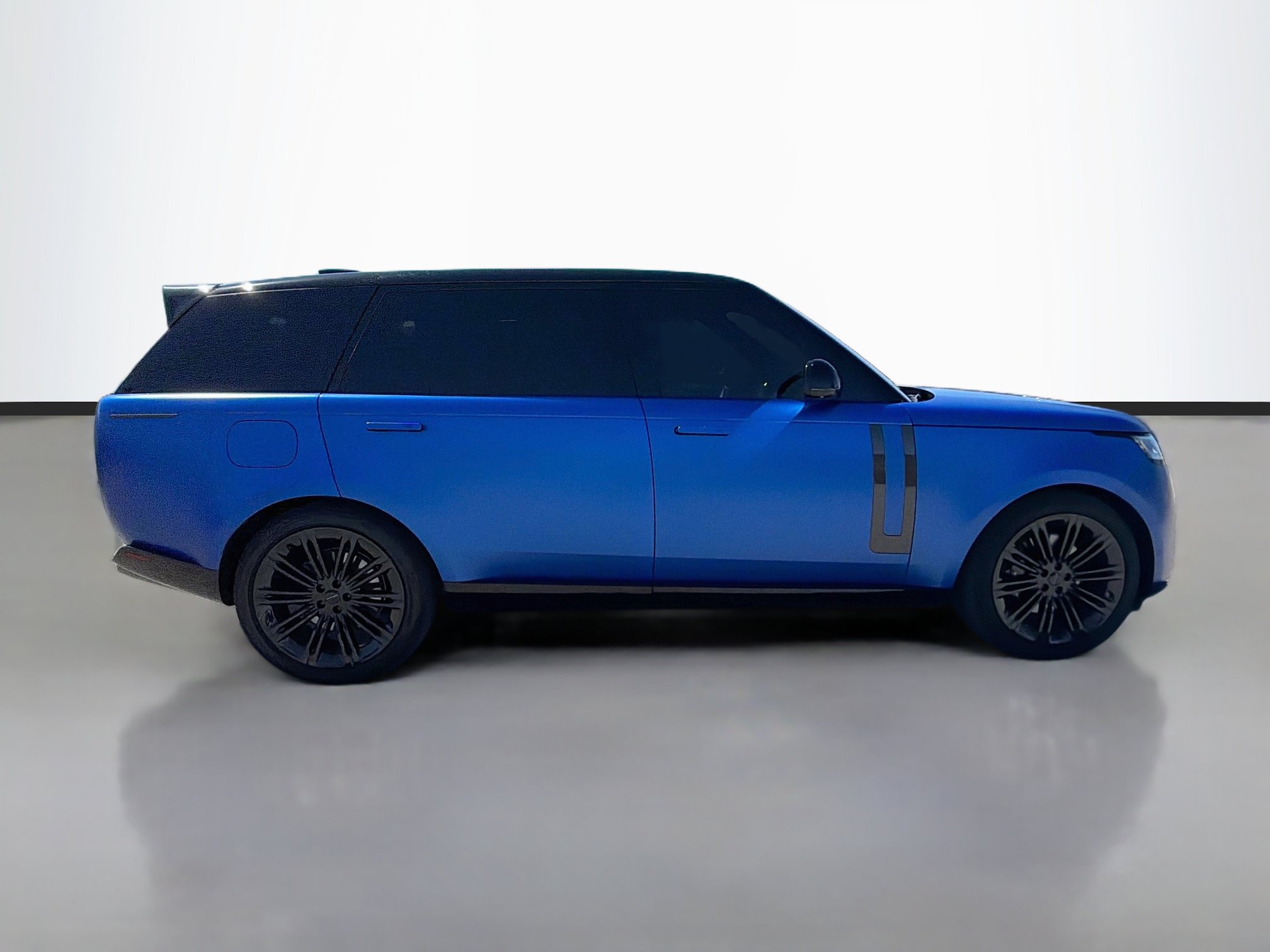 Used 2025 Land Rover Range Rover Long Wheelbase SE AWD/4WD image 6