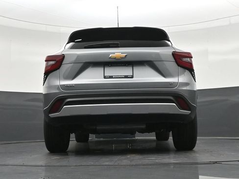 Used 2025 Chevrolet Trax LT w/ Driver Confidence Package FWD image 26