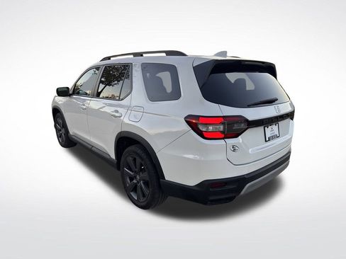 Used 2023 Honda Pilot Sport image 3