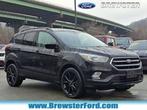 Used 2019 Ford Escape SE image 1