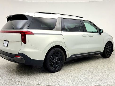 Used 2025 Kia Carnival SX Prestige image 5