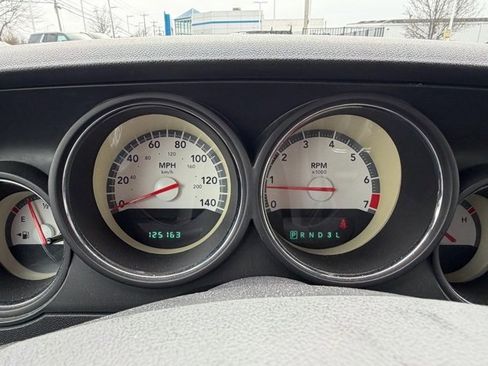 Used 2009 Dodge Challenger SE image 5